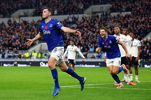 إيفرتون يسقط فولهام.. ووست هام يهزم بيرنلي في الدوري الإنجليزي